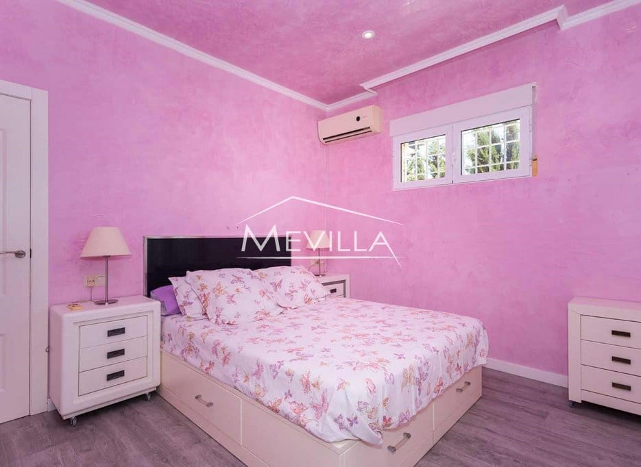 5 soveværelse Villa til salg i Cabo Roig med swimmingpool garage - € 1.250.000 (Ref: 6455539)