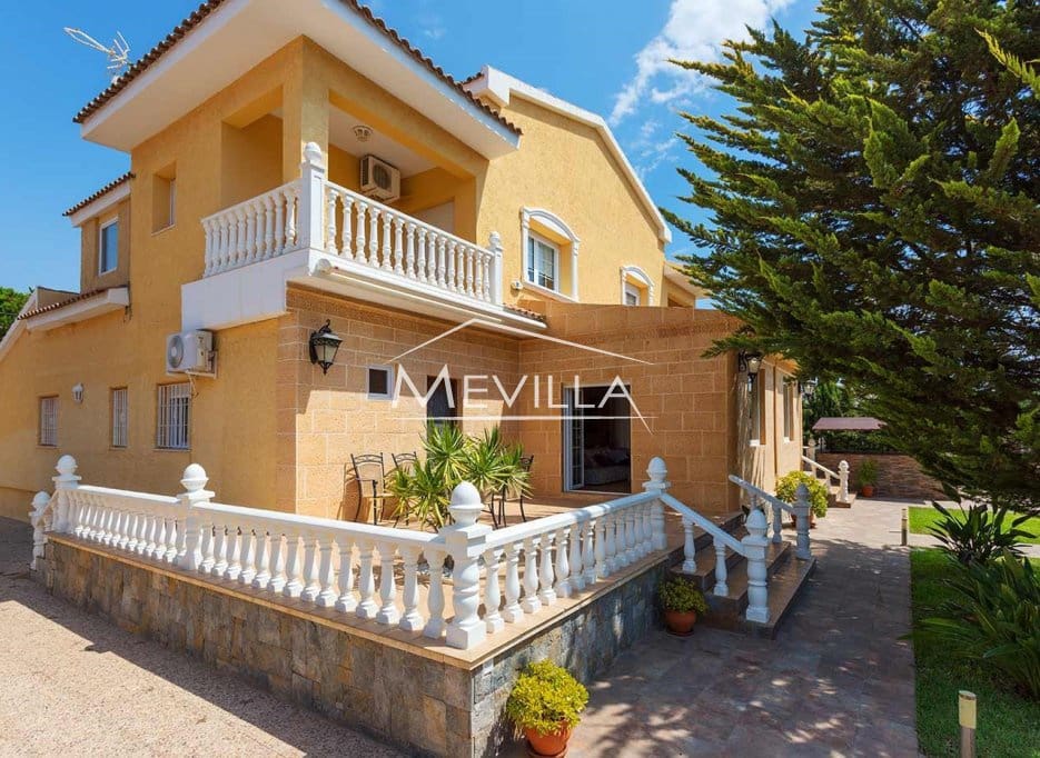 5 soveværelse Villa til salg i Cabo Roig med swimmingpool garage - € 1.250.000 (Ref: 6455539)