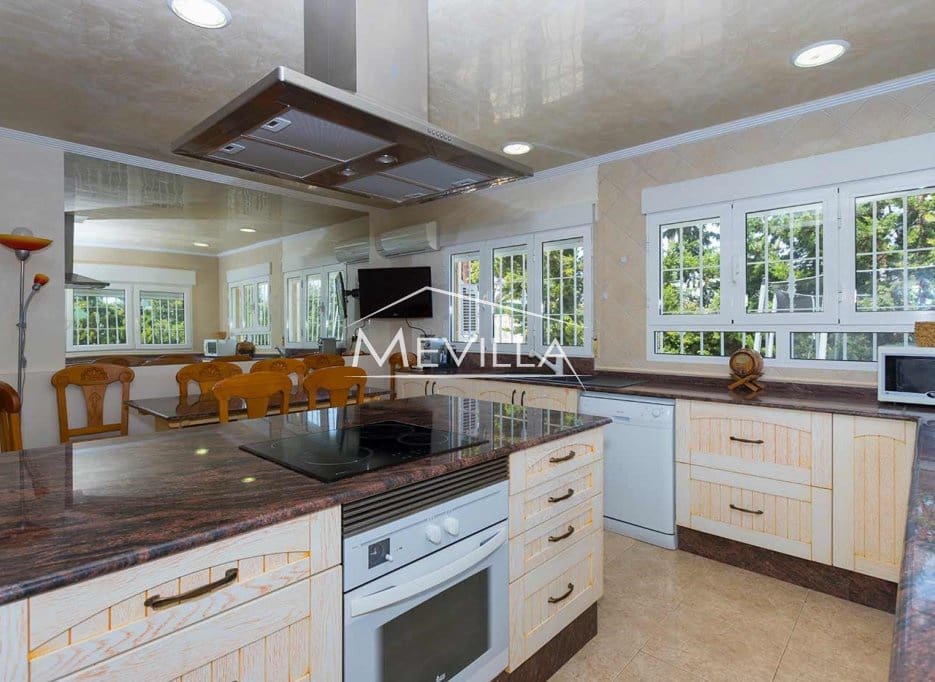 5 soveværelse Villa til salg i Cabo Roig med swimmingpool garage - € 1.250.000 (Ref: 6455539)