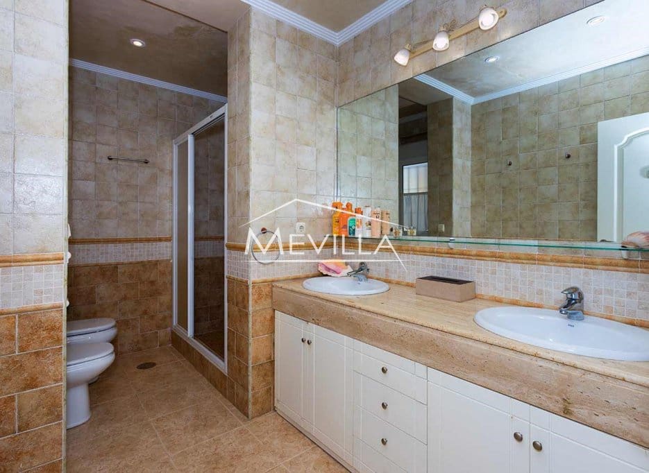 5 soveværelse Villa til salg i Cabo Roig med swimmingpool garage - € 1.250.000 (Ref: 6455539)