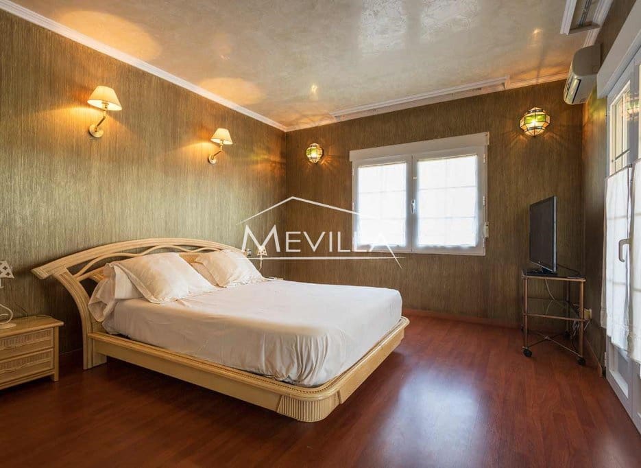 5 soveværelse Villa til salg i Cabo Roig med swimmingpool garage - € 1.250.000 (Ref: 6455539)