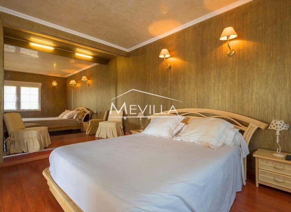 5 soveværelse Villa til salg i Cabo Roig med swimmingpool garage - € 1.250.000 (Ref: 6455539)