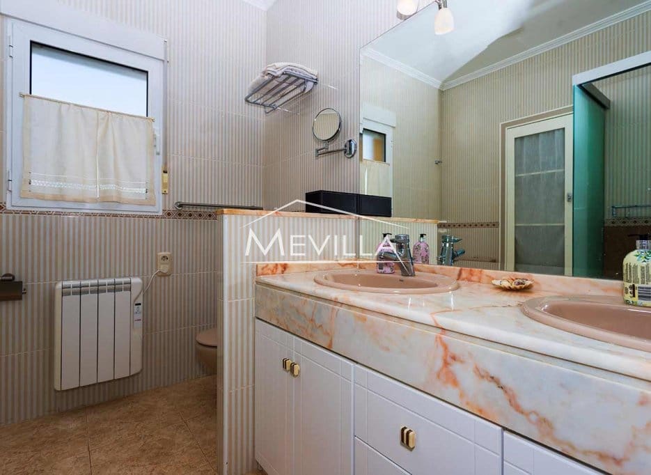 5 soveværelse Villa til salg i Cabo Roig med swimmingpool garage - € 1.250.000 (Ref: 6455539)