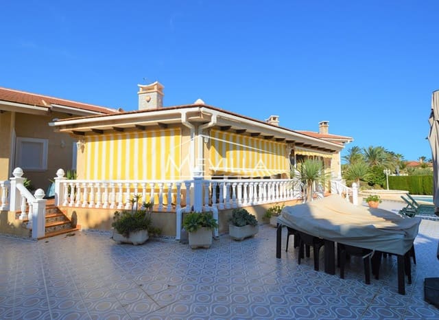 4 soverom Villa til salgs i Cabo Roig, Orihuela med svømmebasseng garasje - € 1 650 000 (Ref: 6455545)