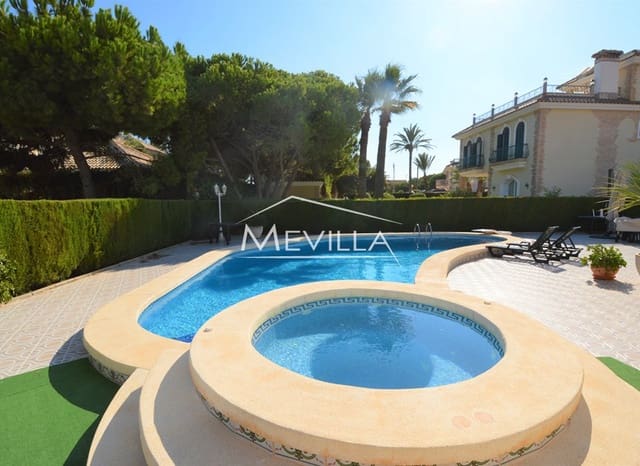 4 soverom Villa til salgs i Cabo Roig, Orihuela med svømmebasseng garasje - € 1 650 000 (Ref: 6455545)