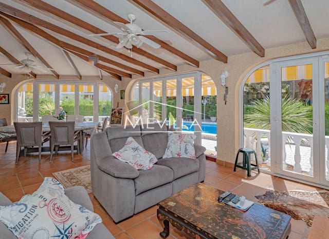 4 sypialnia Willa na sprzedaż w Cabo Roig, Orihuela z basenem garażem - 1 550 000 € (Ref: 6455545)