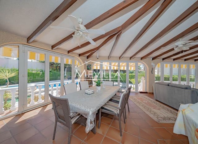 4 sypialnia Willa na sprzedaż w Cabo Roig, Orihuela z basenem garażem - 1 550 000 € (Ref: 6455545)
