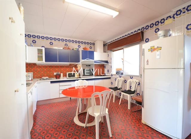 8 makuuhuone Huvila myytävänä paikassa Dehesa de Campoamor, Orihuela mukana uima-altaan 
autotalli - 750 000 € (Ref: 6455547)