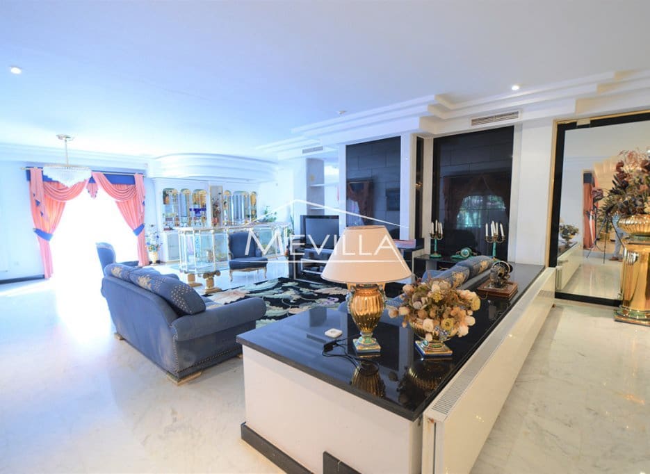 6 quarto Moradia para venda em La Zenia com piscina garagem - 1 650 000 € (Ref: 6455553)