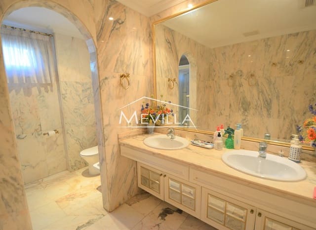 6 Zimmer Villa zu verkaufen in La Zenia, Orihuela mit Pool Garage - 1.650.000 € (Ref: 6455553)