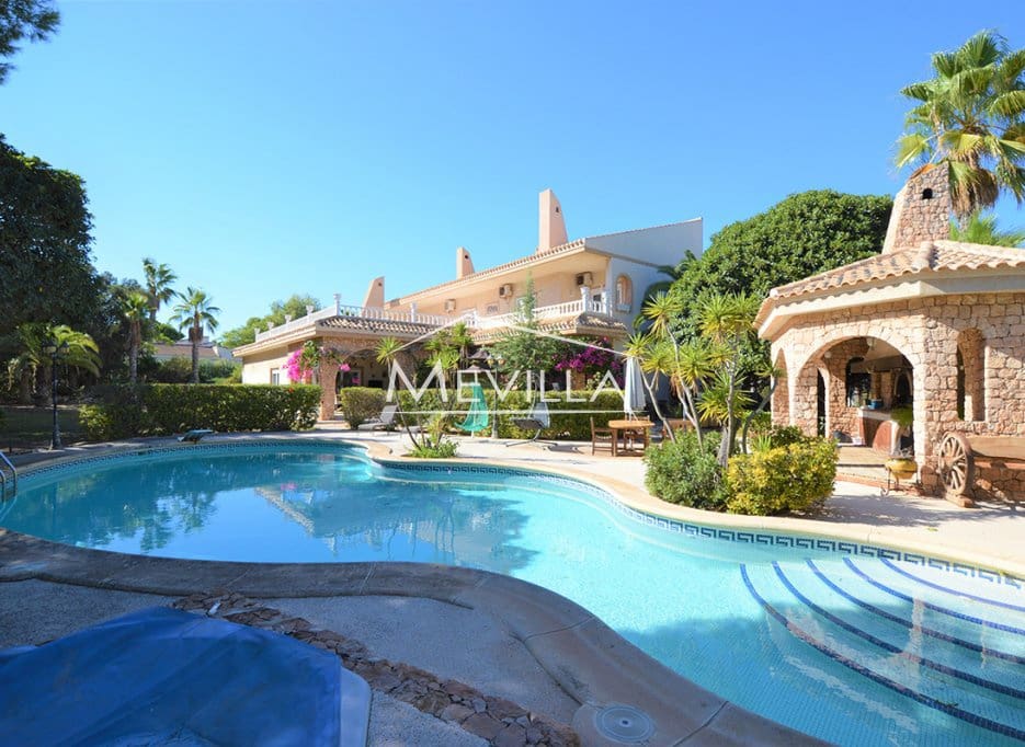 6 quarto Moradia para venda em La Zenia com piscina garagem - 1 650 000 € (Ref: 6455553)