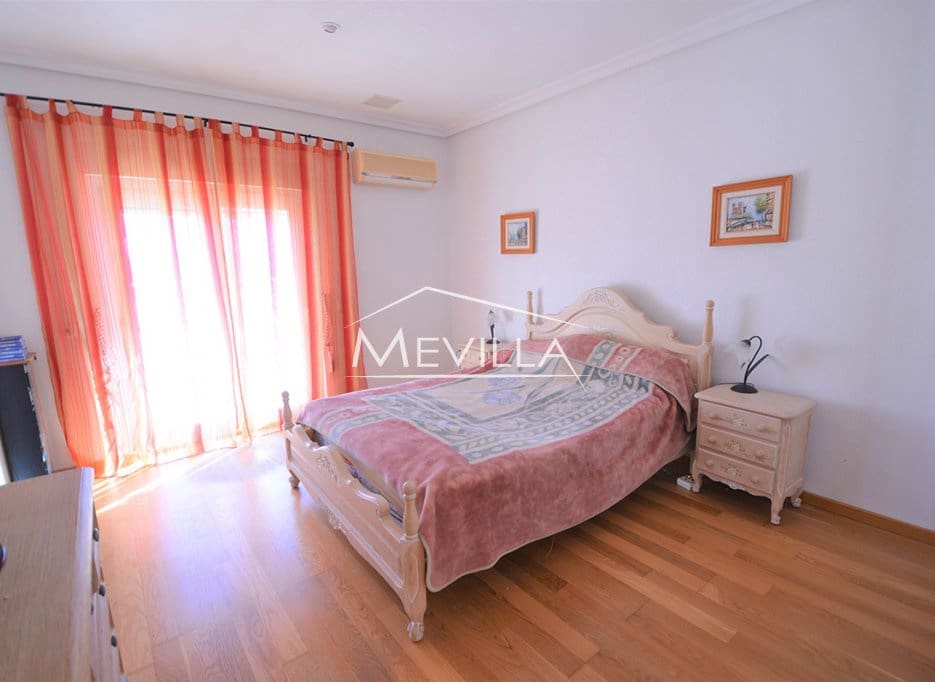 6 quarto Moradia para venda em La Zenia com piscina garagem - 1 650 000 € (Ref: 6455553)