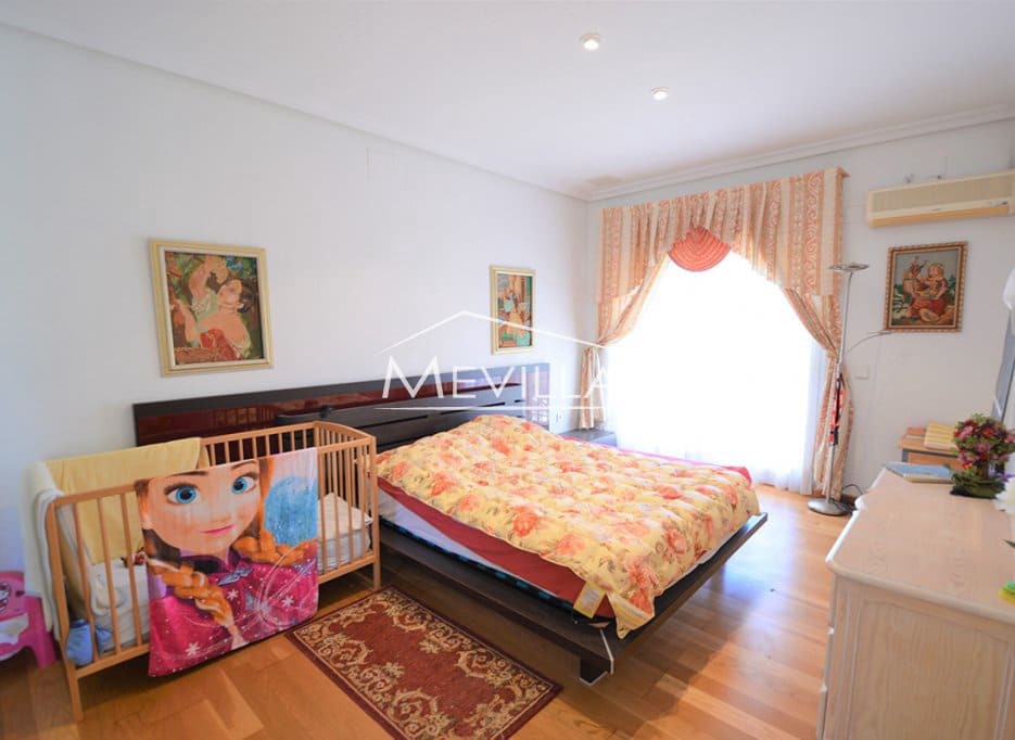 6 quarto Moradia para venda em La Zenia com piscina garagem - 1 650 000 € (Ref: 6455553)