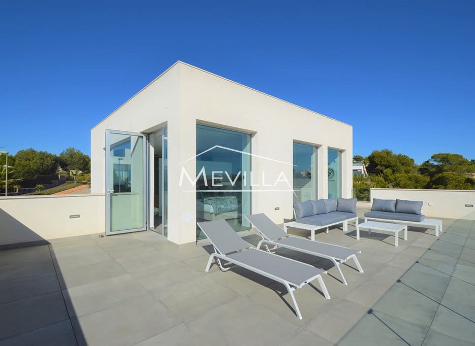 4 quarto Moradia para venda em San Miguel de Salinas com piscina garagem - 2 350 000 € (Ref: 6456210)