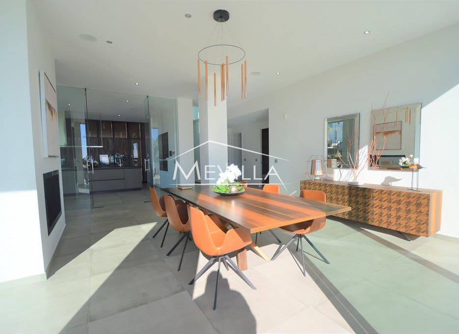 4 quarto Moradia para venda em San Miguel de Salinas com piscina garagem - 2 350 000 € (Ref: 6456210)