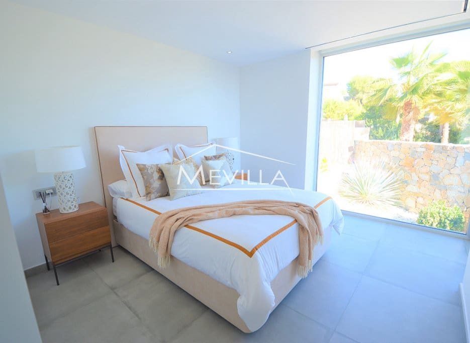 4 quarto Moradia para venda em San Miguel de Salinas com piscina garagem - 2 350 000 € (Ref: 6456210)