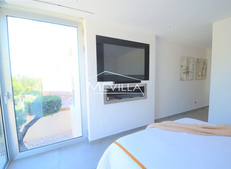 4 quarto Moradia para venda em San Miguel de Salinas com piscina garagem - 2 350 000 € (Ref: 6456210)