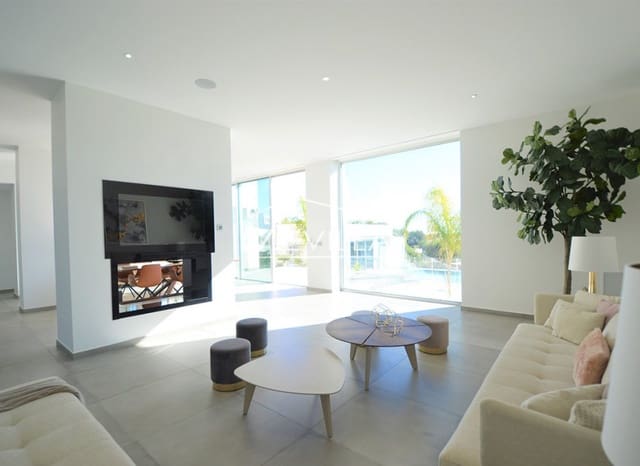 4 quarto Moradia para venda em San Miguel de Salinas com piscina garagem - 2 350 000 € (Ref: 6456210)