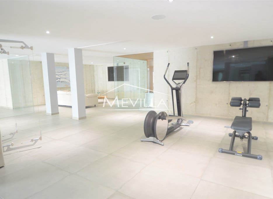 4 quarto Moradia para venda em San Miguel de Salinas com piscina garagem - 2 350 000 € (Ref: 6456210)