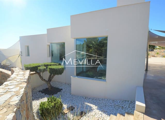 4 quarto Moradia para venda em San Miguel de Salinas com piscina garagem - 2 350 000 € (Ref: 6456210)