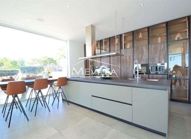 4 quarto Moradia para venda em San Miguel de Salinas com piscina garagem - 2 350 000 € (Ref: 6456210)