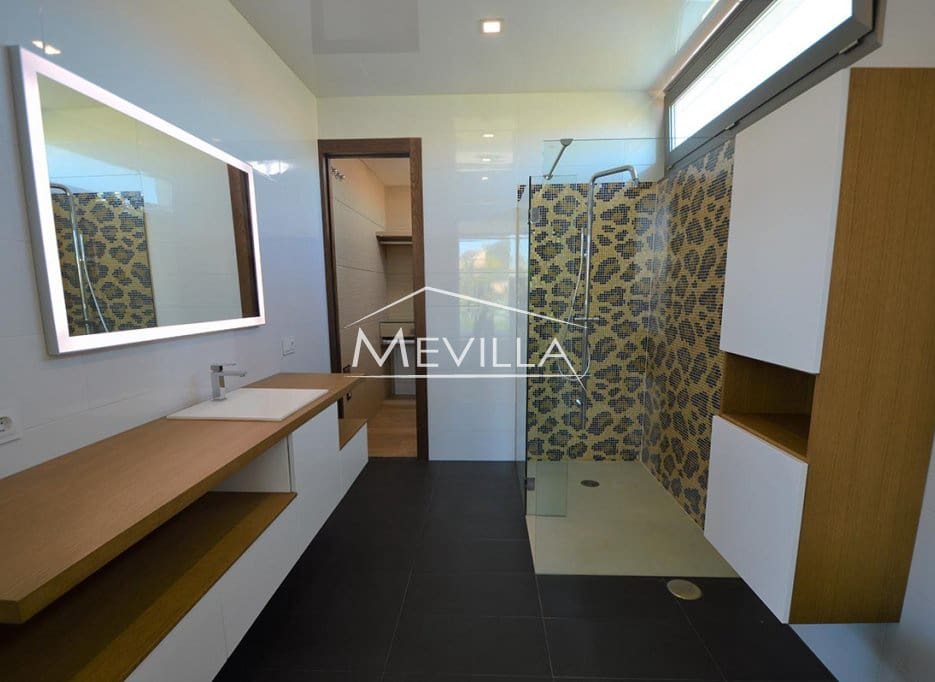 4 soverom Villa til salgs i La Zenia med svømmebasseng garasje - € 1 050 000 (Ref: 6687861)