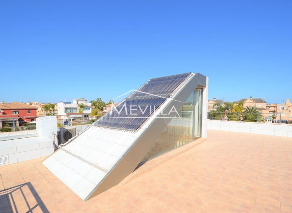 4 soverom Villa til salgs i La Zenia med svømmebasseng garasje - € 1 050 000 (Ref: 6687861)