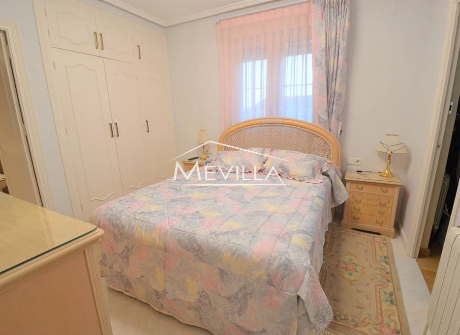 4 Zimmer Villa zu verkaufen in Villamartin mit Pool Garage - 700.000 € (Ref: 7215573)