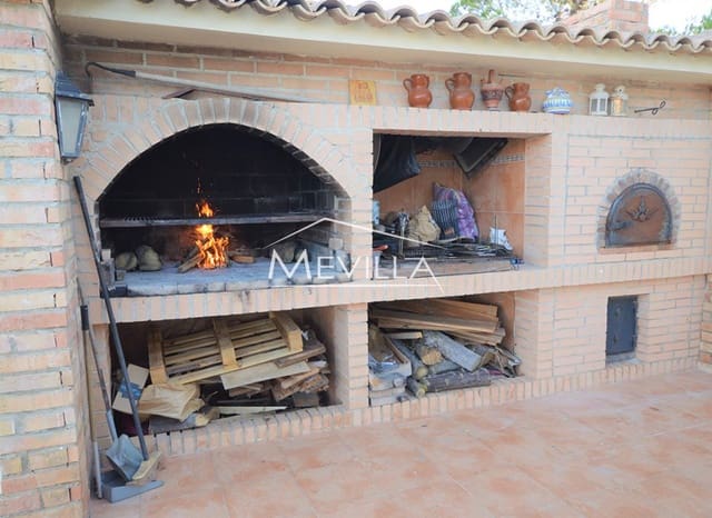 Chalet de 4 habitaciones en Villamartin, Orihuela en venta con piscina garaje - 700.000 € (Ref: 7215573)