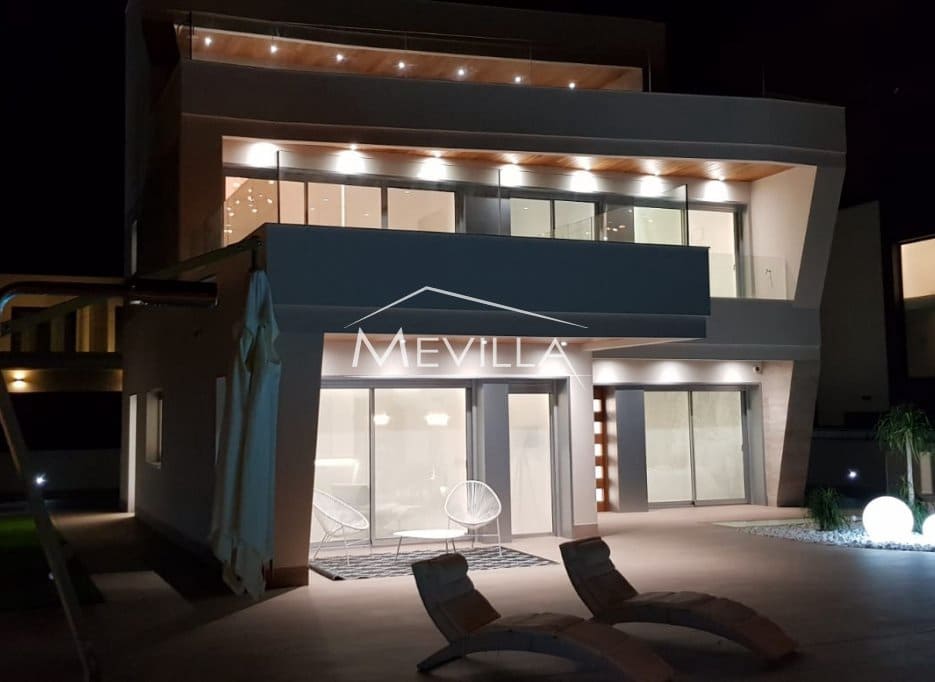 4 bedroom Villa for sale in Campoamor with pool garage - € 1,850,000 (Ref: 7236725)