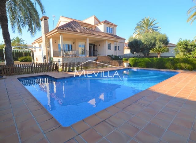 4 soveværelse Villa til salg i Mil Palmeras, Orihuela med swimmingpool garage - € 690.000 (Ref: 7385831)
