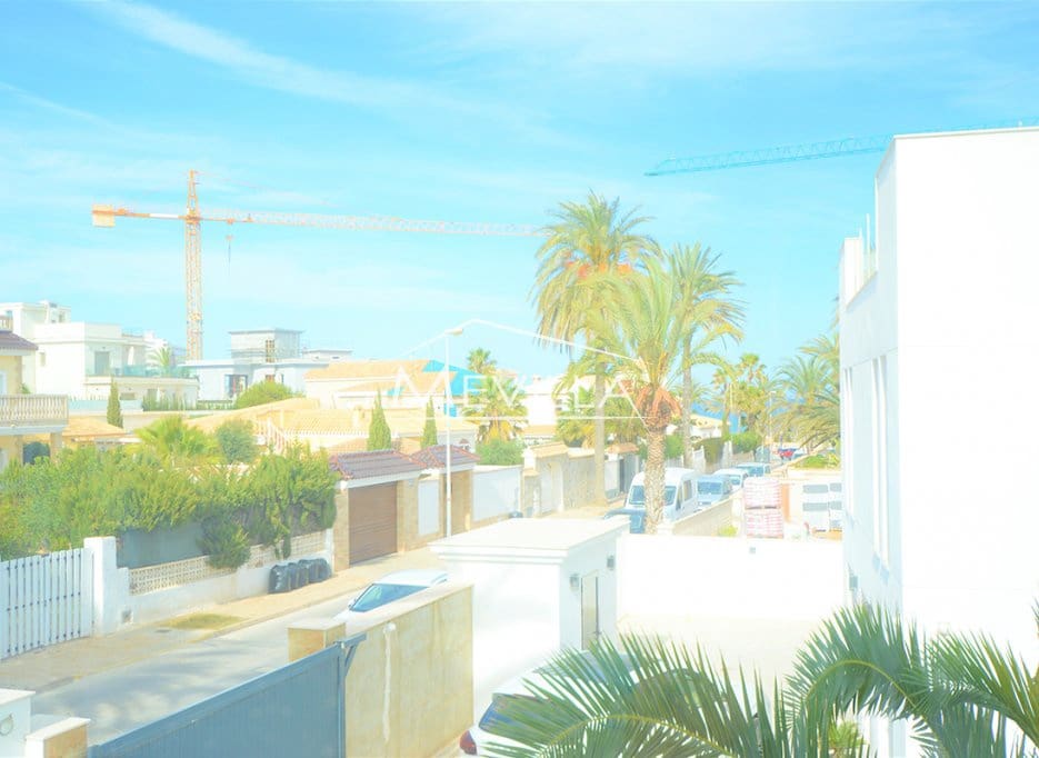 4 sypialnia Willa na sprzedaż w La Zenia z basenem garażem - 1 300 000 € (Ref: 7503991)