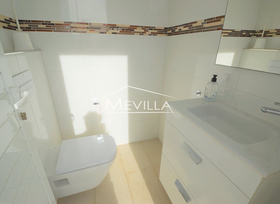 4 sypialnia Willa na sprzedaż w La Zenia z basenem garażem - 1 300 000 € (Ref: 7503991)