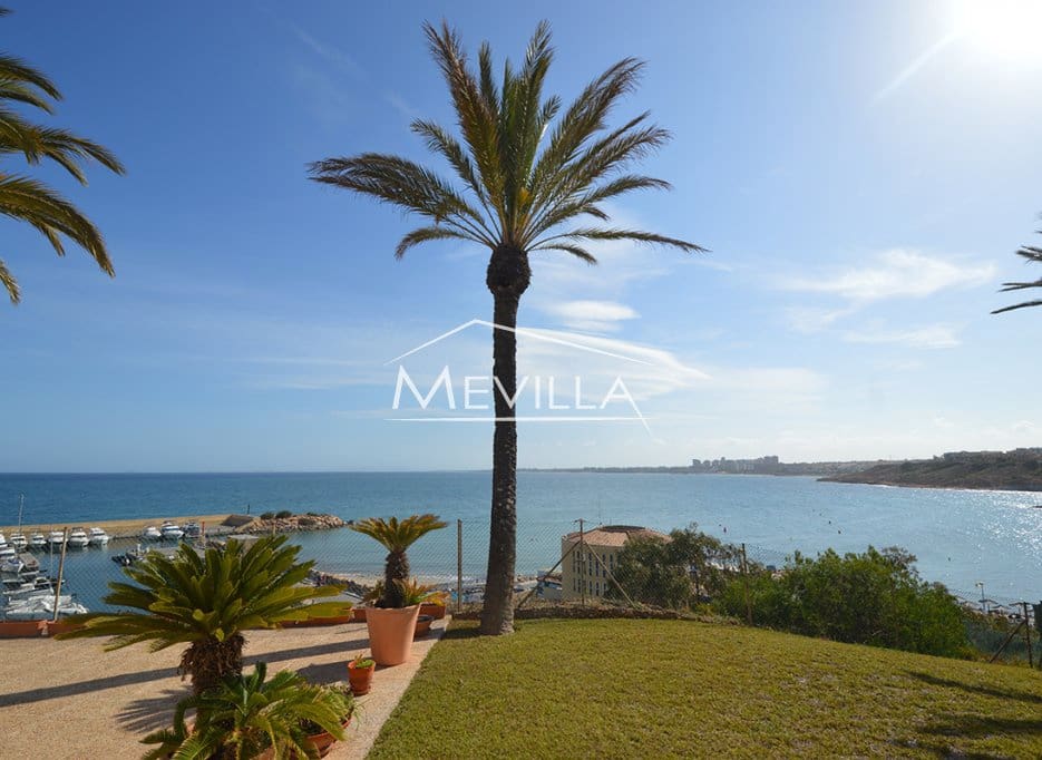 4 slaapkamer Villa te koop in Cabo Roig met garage - € 2.500.000 (Ref: 7526952)