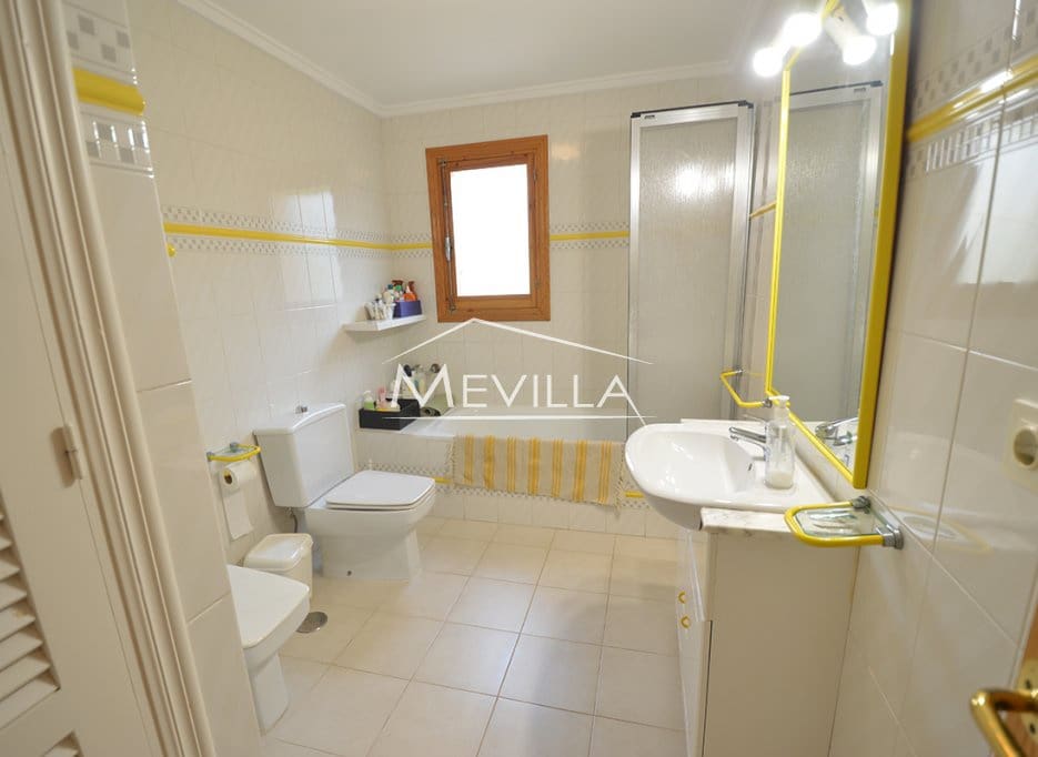 4 slaapkamer Villa te koop in Cabo Roig met garage - € 2.500.000 (Ref: 7526952)