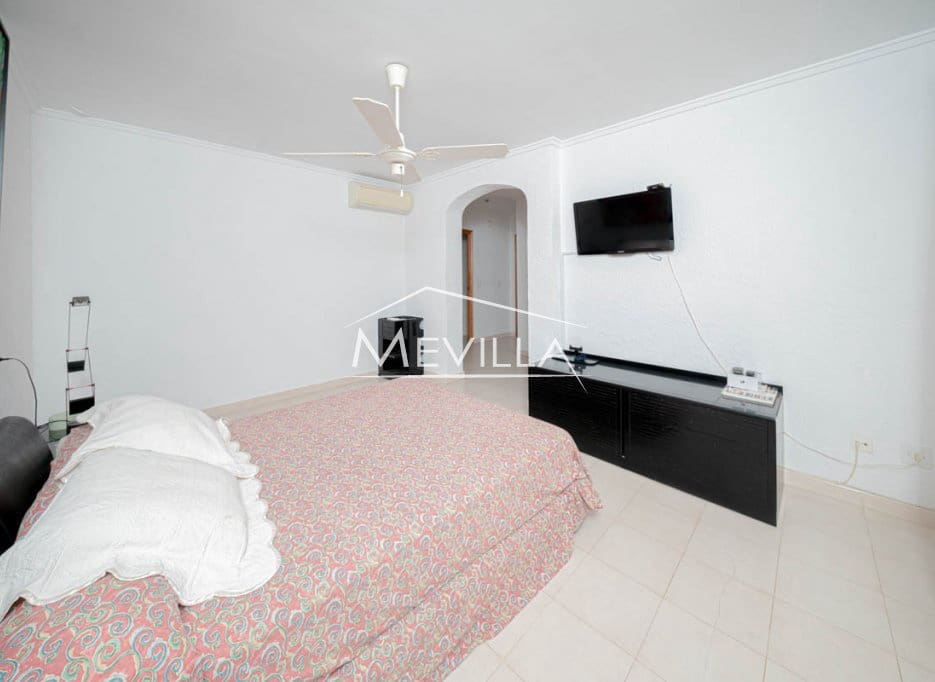 4 soverom Villa til salgs i Cabo Roig med garasje - € 2 500 000 (Ref: 7526952)
