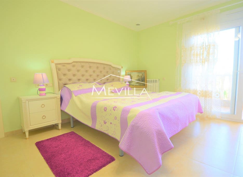 12 slaapkamer Villa te koop in Cabo Roig met zwembad garage - € 1.800.000 (Ref: 7561544)