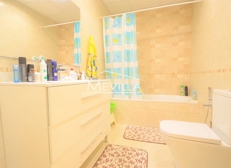 12 slaapkamer Villa te koop in Cabo Roig met zwembad garage - € 1.800.000 (Ref: 7561544)