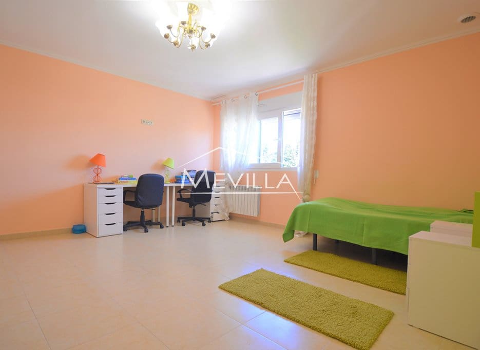 12 slaapkamer Villa te koop in Cabo Roig met zwembad garage - € 1.800.000 (Ref: 7561544)