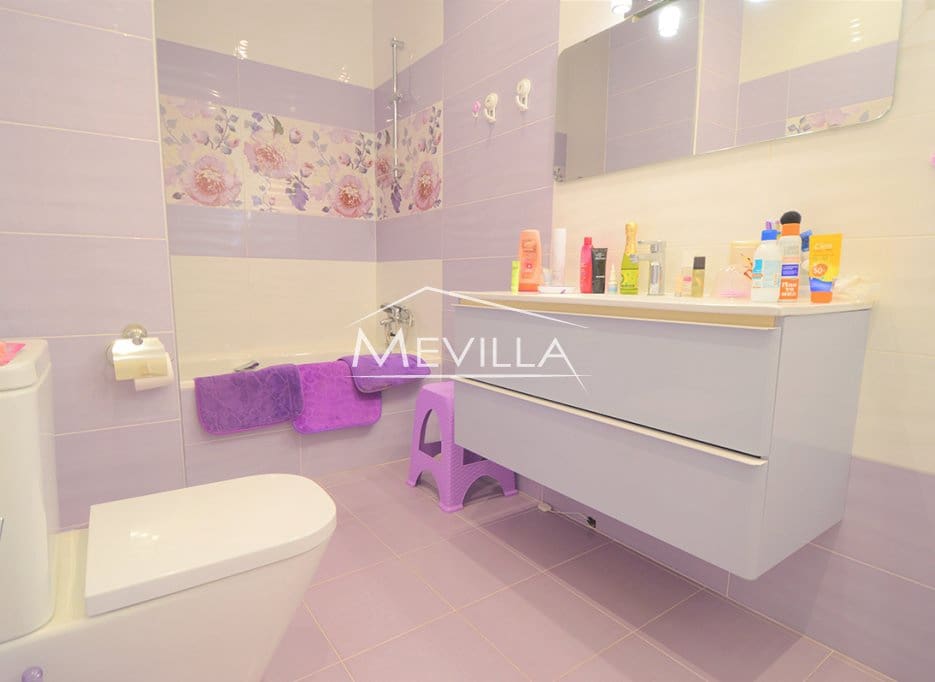 12 slaapkamer Villa te koop in Cabo Roig met zwembad garage - € 1.800.000 (Ref: 7561544)