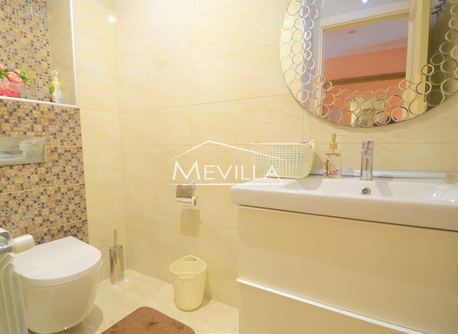 12 slaapkamer Villa te koop in Cabo Roig met zwembad garage - € 1.800.000 (Ref: 7561544)