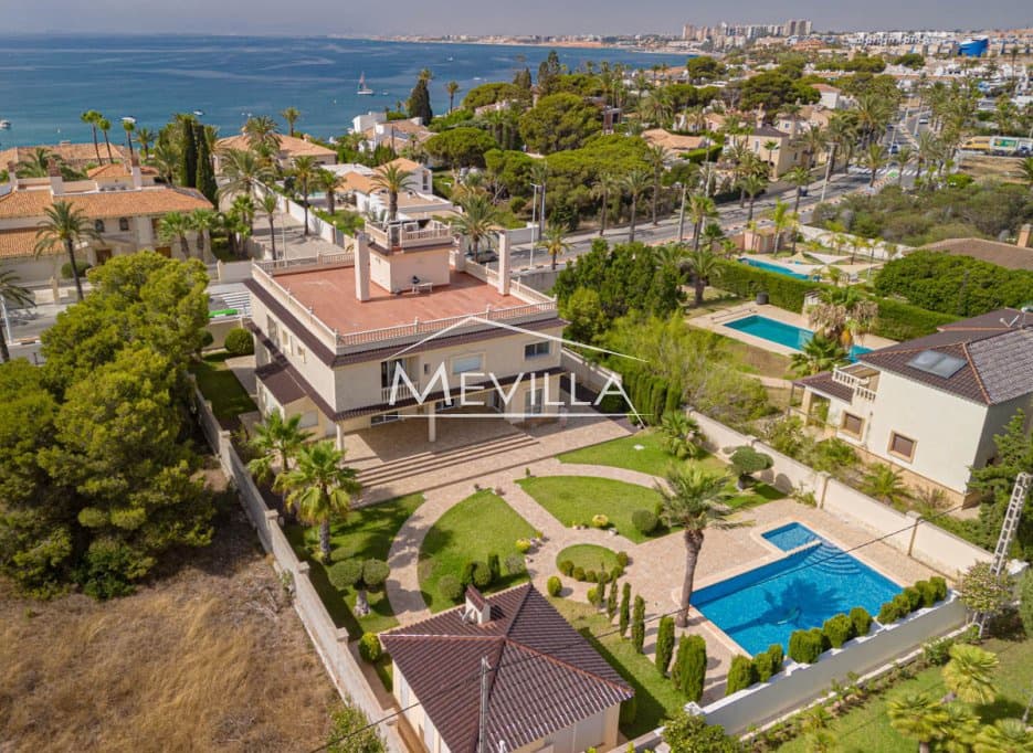 12 chambre Villa/Maison à vendre à Cabo Roig avec piscine garage - 1 750 000 € (Ref: 7561544)