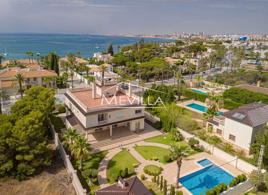 12 chambre Villa/Maison à vendre à Cabo Roig avec piscine garage - 1 750 000 € (Ref: 7561544)
