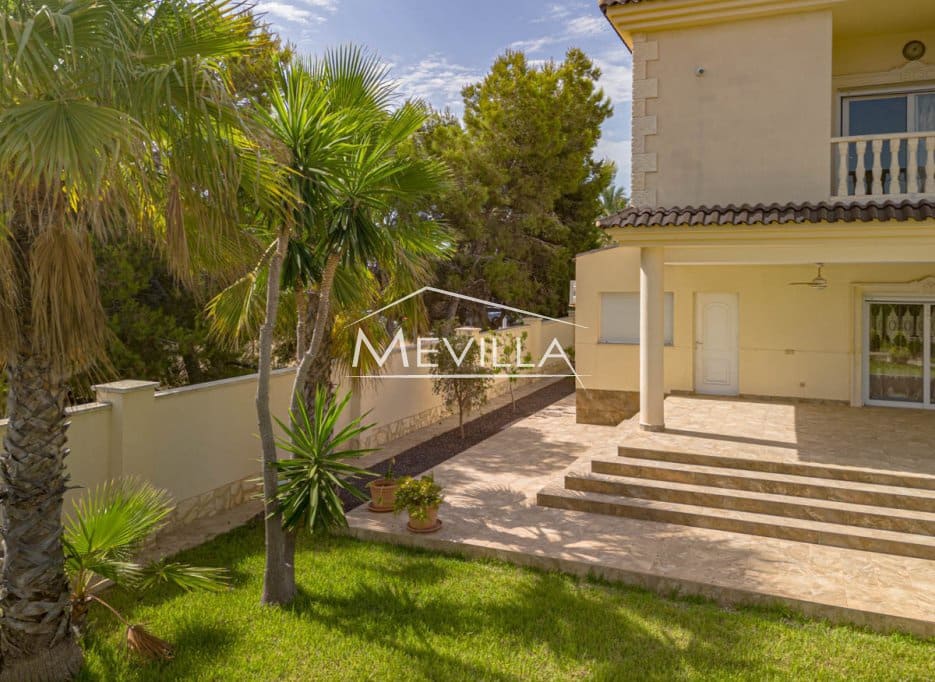 12 chambre Villa/Maison à vendre à Cabo Roig avec piscine garage - 1 750 000 € (Ref: 7561544)