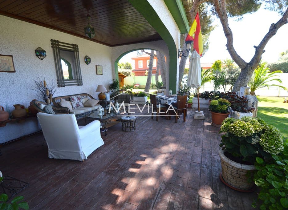 4 bedroom Villa for sale in Campoamor with pool garage - € 1,200,000 (Ref: 7635735)