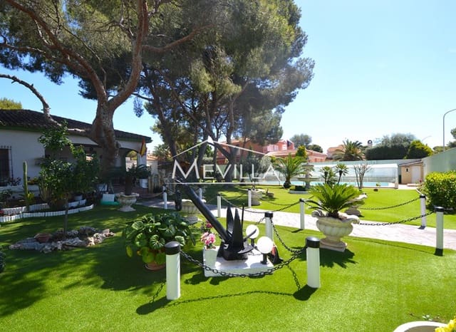 4 soveværelse Villa til salg i Campoamor, Orihuela med swimmingpool garage - € 1.200.000 (Ref: 7635735)