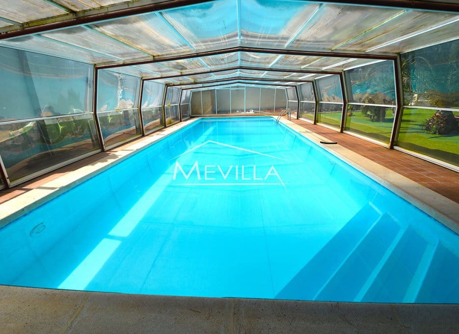 4 bedroom Villa for sale in Campoamor with pool garage - € 1,200,000 (Ref: 7635735)