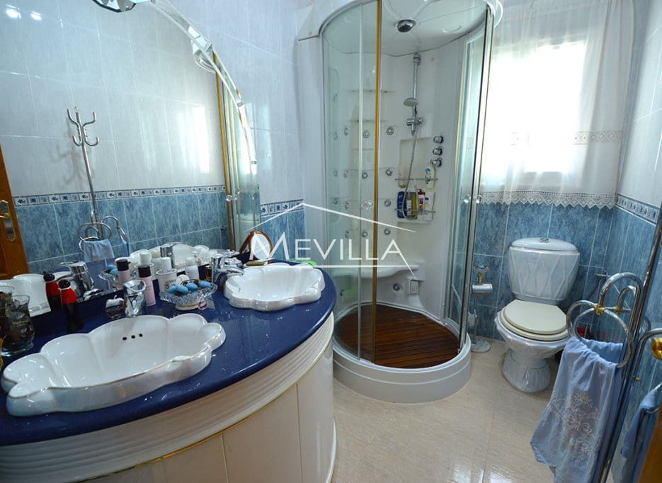 4 bedroom Villa for sale in Campoamor with pool garage - € 1,200,000 (Ref: 7635735)