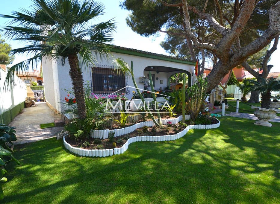 4 bedroom Villa for sale in Campoamor with pool garage - € 1,200,000 (Ref: 7635735)