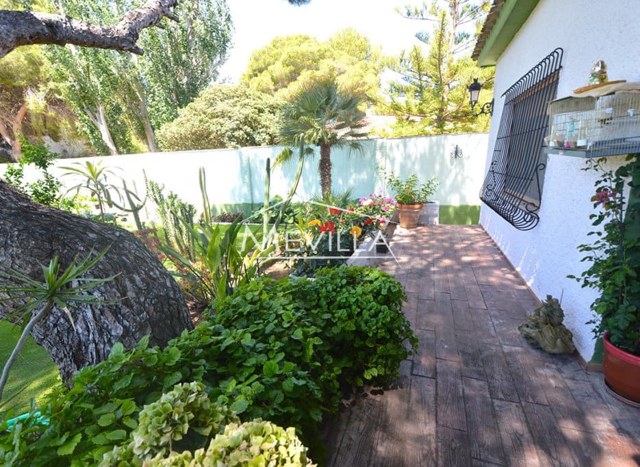 4 bedroom Villa for sale in Campoamor with pool garage - € 1,200,000 (Ref: 7635735)